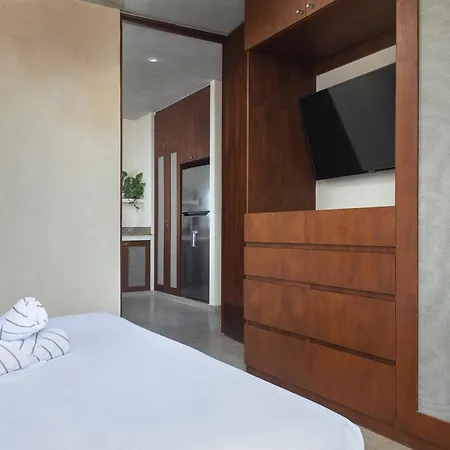 Aruna Apartment *
