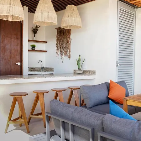 Aruna Apartment *