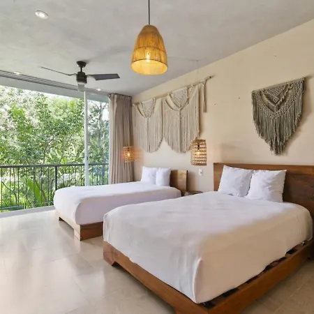Aruna Apartment *