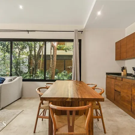 Apartment Hk By Waves