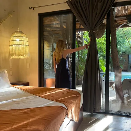 Apartahotel Trece Lunas - Enchanted