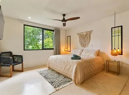 Villa Mayas