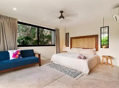 Mayas Villa *