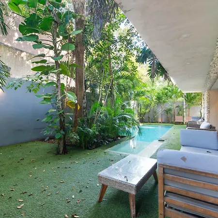 Mayas Villa