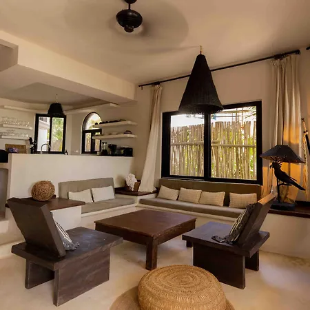 Nest Hotel 4*