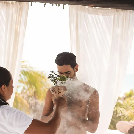 Nest Hotel