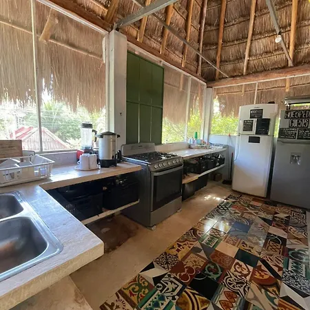 Maui Hostal *