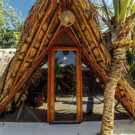 Hotel Co.bañitas Tulum