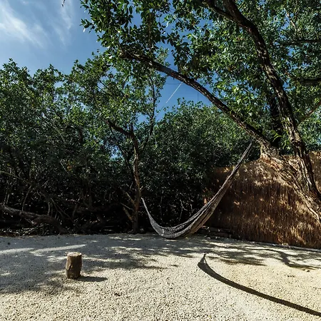 Hotel Co.bañitas Tulum