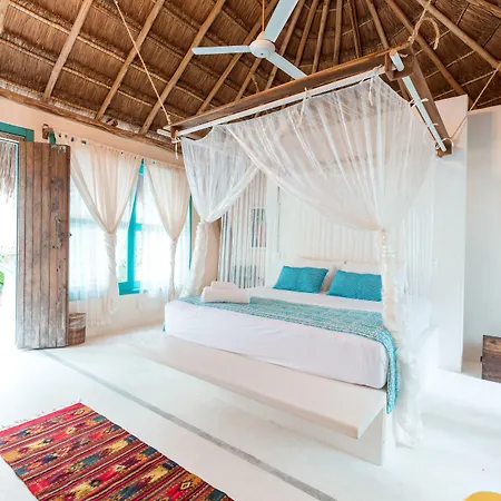 Hotel Cormoran & Cenote