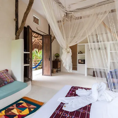 Hotel Cormoran & Cenote Tulum