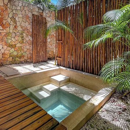 Hotel Amaka Calma By Cercana 4*