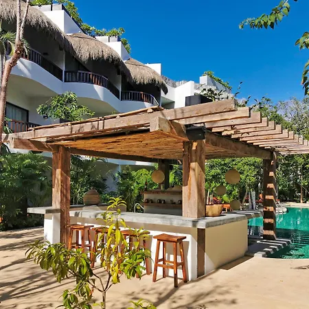Aluna Hotel 5*