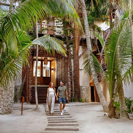 Secrets & Club (adults Only) Resort