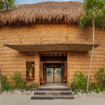 Ma'xanab Hotel