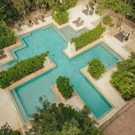 Lumina At Losantos * Tulum