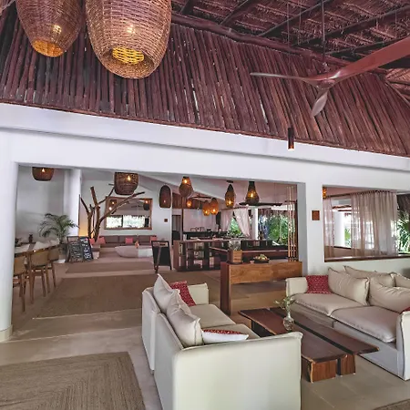 Hotel The 5*