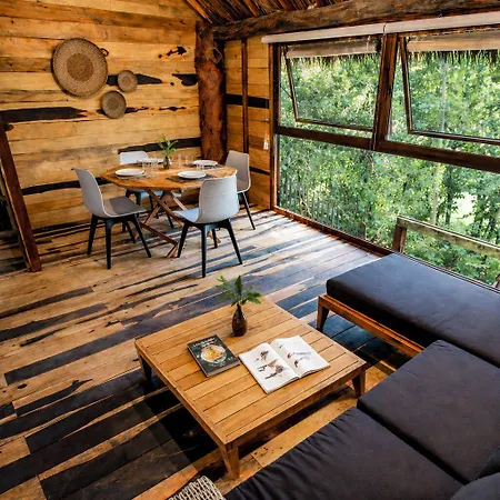 Treehouse H2ojos *