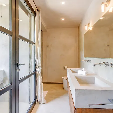 Chic In The Heart Of By Stella Apartment *