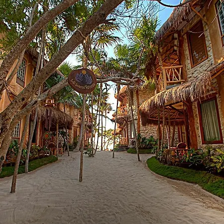 Hotel Life Source Retreats