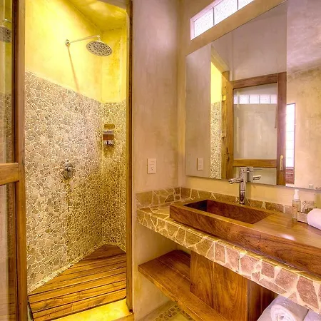 Hotel Life Source Retreats
