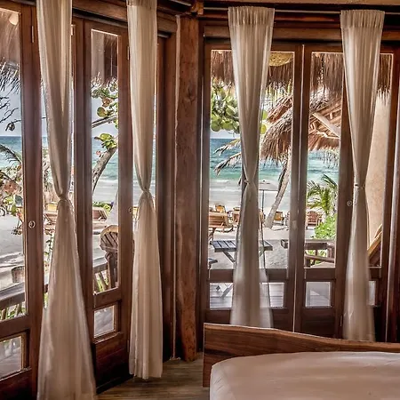 Hotel Life Source Retreats Tulum