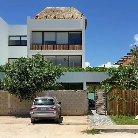 Roof Top Tulipan Apartment *