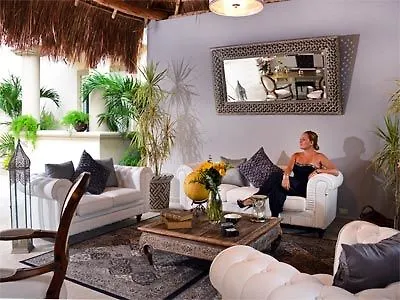 Apartment Palms *