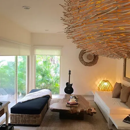 Apartment Artist's Pool House *