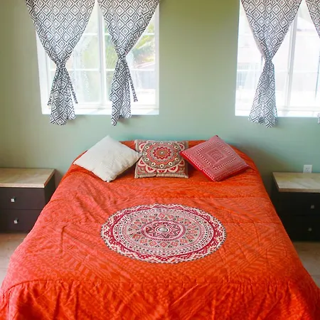 Quintana Roots Hostal