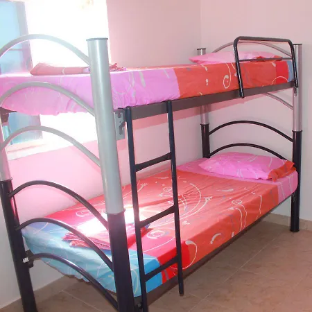 Quintana Roots Hostal *