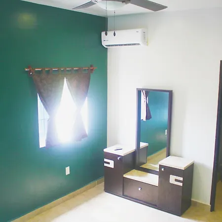 Quintana Roots Hostal