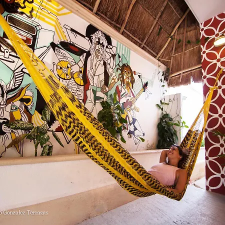 Hostal Quintana Roots *