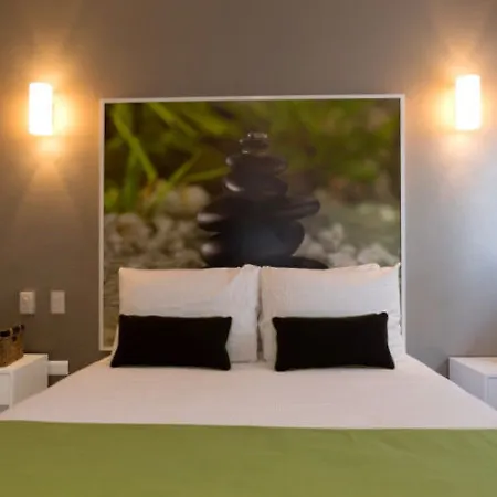 Azura Boutique Hotel 4*
