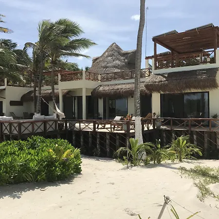 Hotel Playaakun *