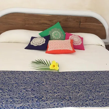 Casa Tzalam Selva Bed & Breakfast 4*