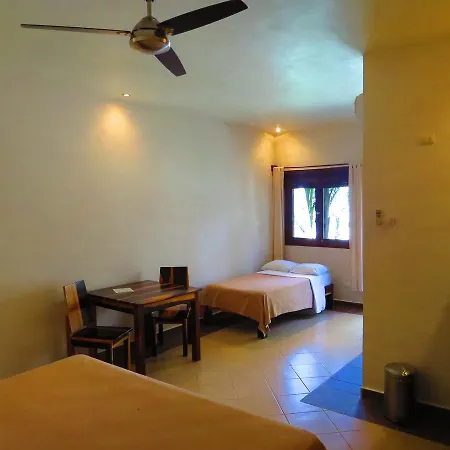 Hotel Xibalba Dive Center 3*