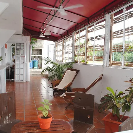 Hostal Lobo Inn Tulum *