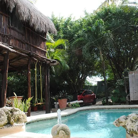 Hostal Lobo Inn Tulum *