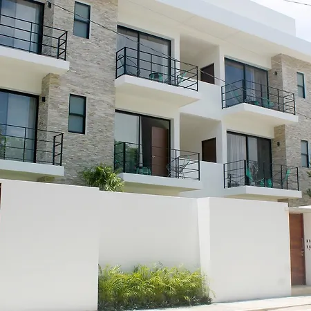 Yaax Kiin Apartahotel