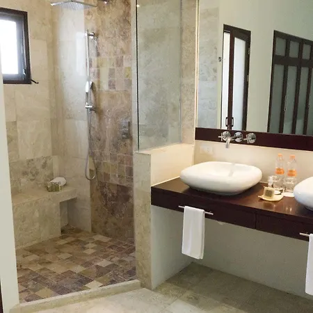 Intima Adults Only 3*