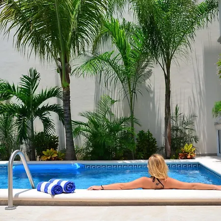 Apartment Palms *