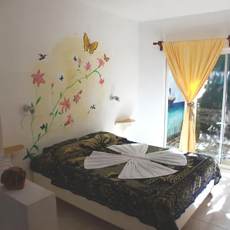 Residencia La Mariposa 3*