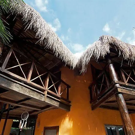 Hotel Uolis Nah 3*