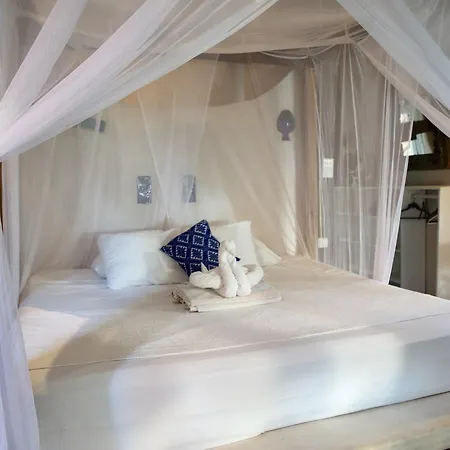 Hotel Lamar Front And Pool 3*