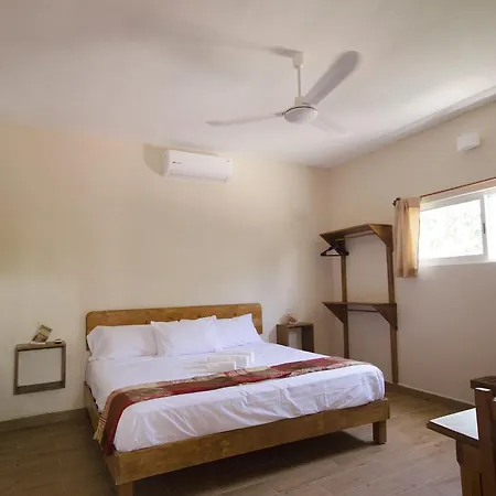 Casa Almendro Hotel 2*