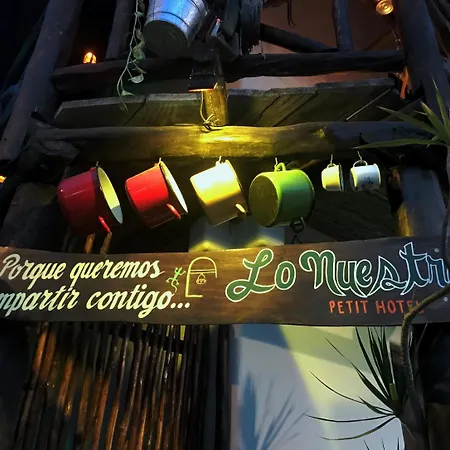 Lo Nuestro Petit Hotel 3*