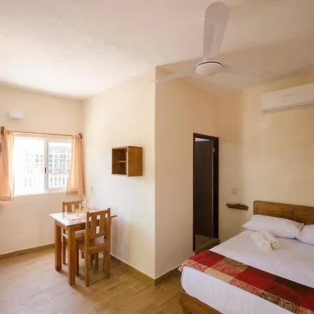 Casa Almendro Hotel