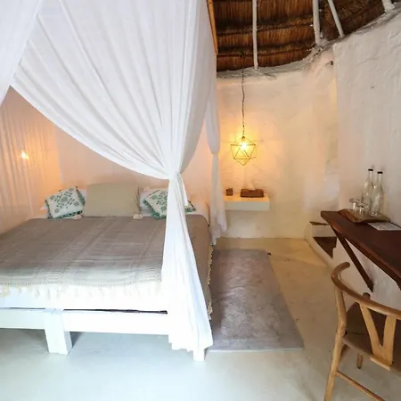 Hotel Playa Mambo Eco Cabanas