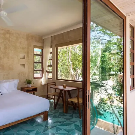 Hotel Tiki Tiki 4*